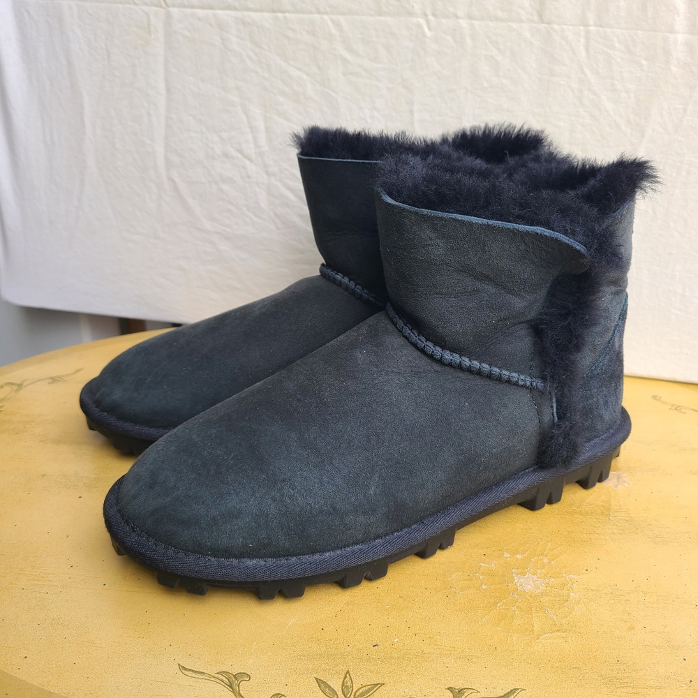 Y2K Black Suede US 8 Shearling‎ Wool Lined Fuzzy Boots Cozycore Warm Minimalist